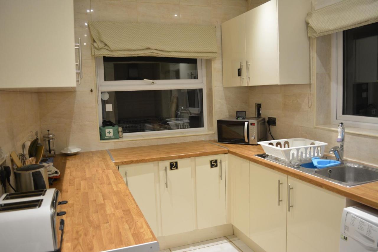 Large Ensuite Room Oxford Exterior photo
